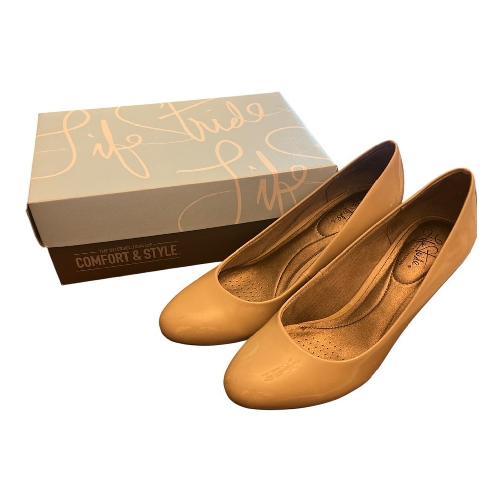 Life Stride Nude Patent Heels
